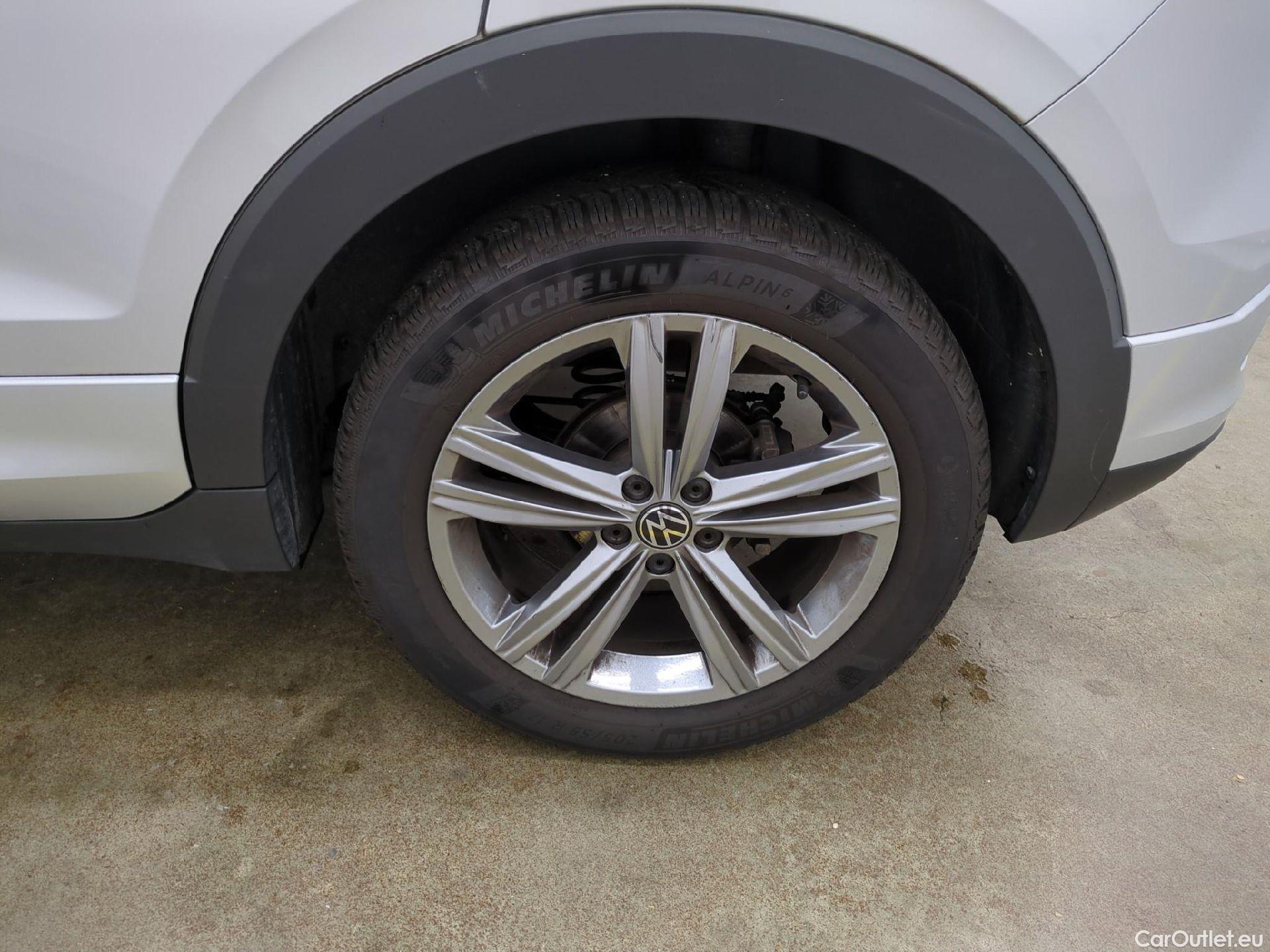  Volkswagen  T-CROSS VOLKSWAGEN  / 2018 / 5P / SUV 1.0 TSI 110ch DSG R-Line(SP) #4