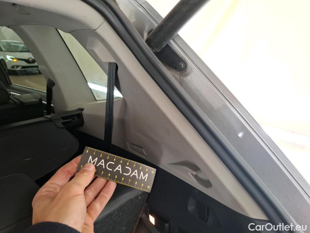  Volkswagen  Tiguan VOLKSWAGEN  Allspace / 2017 / 5P / SUV 2.0 TDI 150 DSG7 Carat Exclusive #47