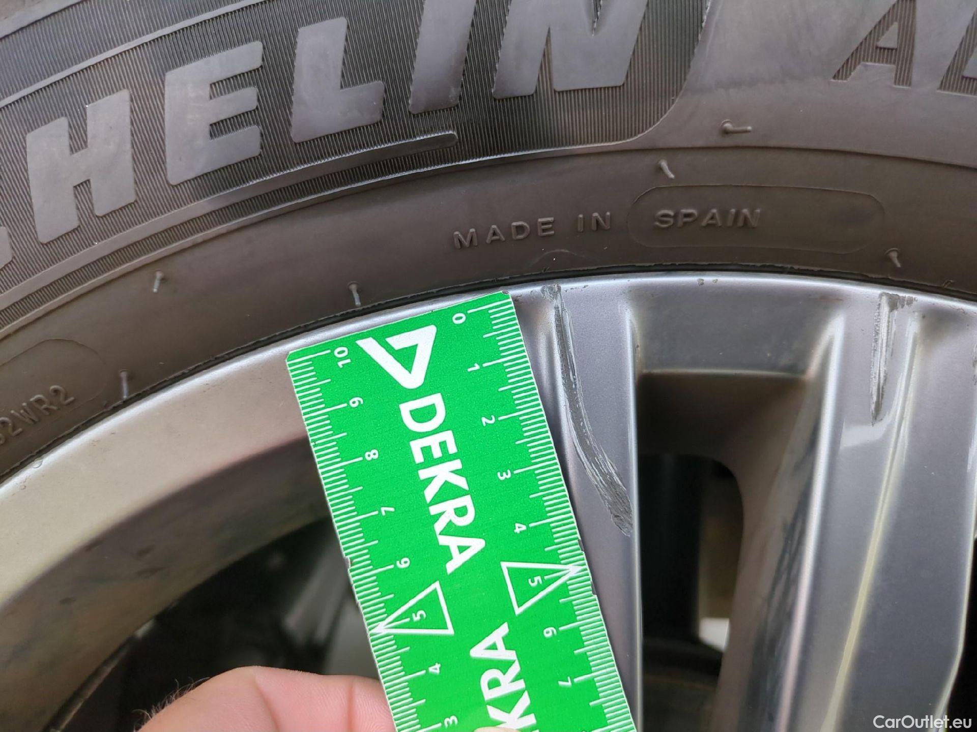  Volkswagen  T-CROSS VOLKSWAGEN  / 2018 / 5P / SUV 1.0 TSI 110ch DSG R-Line(SP) #8