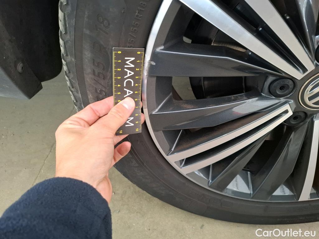  Volkswagen  Tiguan VOLKSWAGEN  Allspace / 2017 / 5P / SUV 2.0 TDI 150 DSG7 Carat Exclusive #59