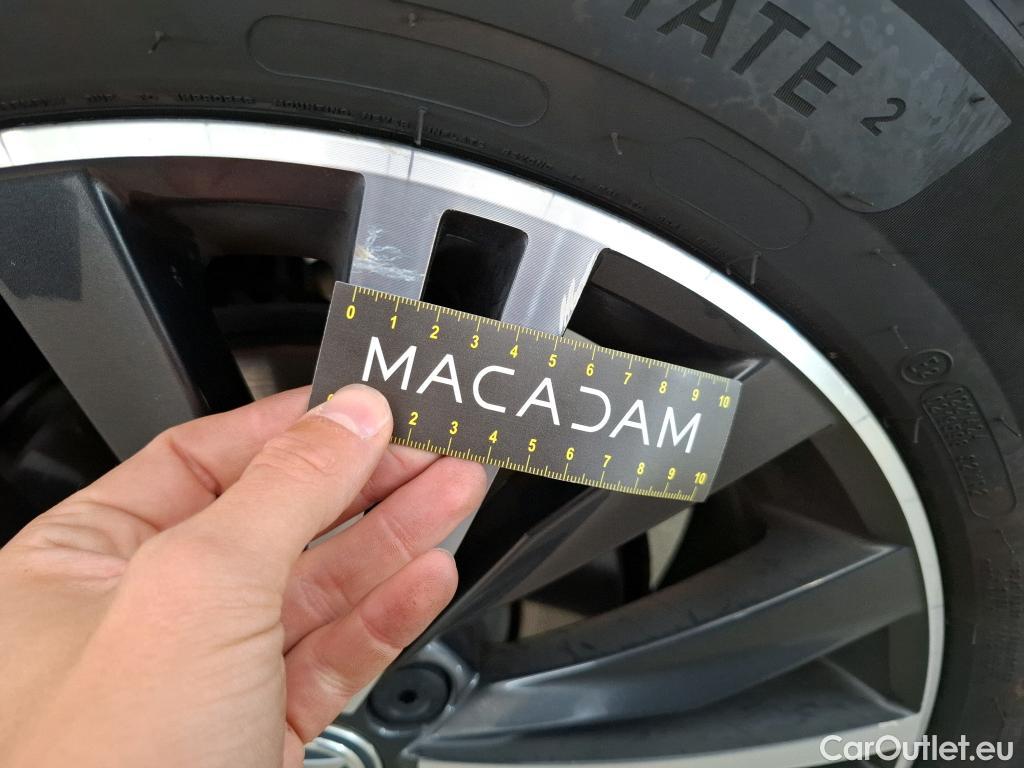  Volkswagen  Tiguan VOLKSWAGEN  Allspace / 2017 / 5P / SUV 2.0 TDI 150 DSG7 Carat Exclusive #26