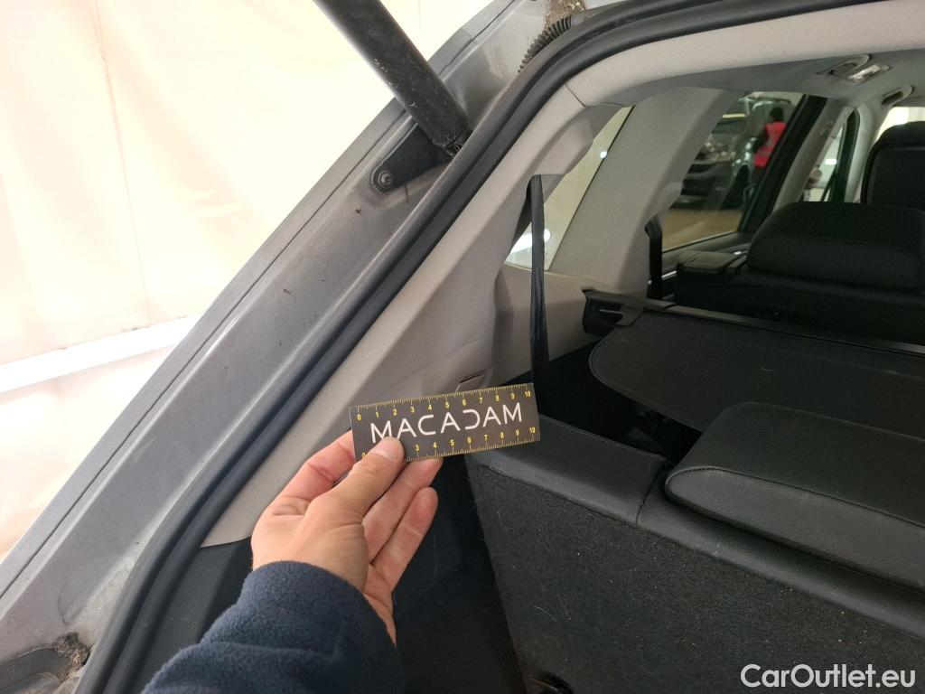  Volkswagen  Tiguan VOLKSWAGEN  Allspace / 2017 / 5P / SUV 2.0 TDI 150 DSG7 Carat Exclusive #44