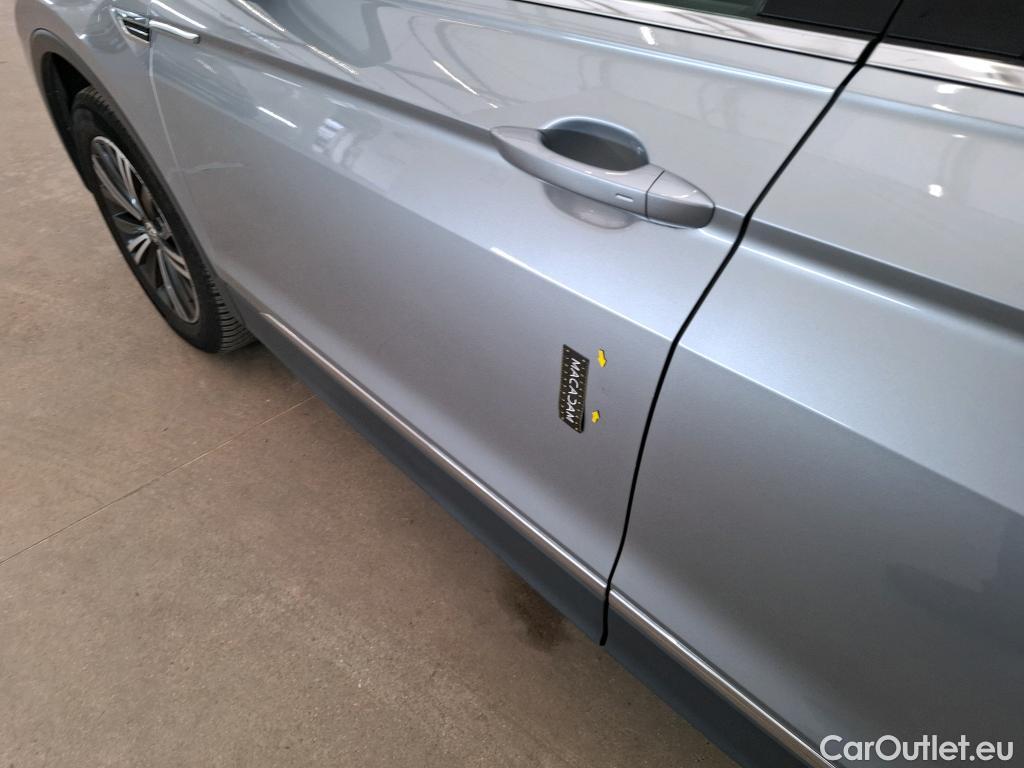  Volkswagen  Tiguan VOLKSWAGEN  Allspace / 2017 / 5P / SUV 2.0 TDI 150 DSG7 Carat Exclusive #53