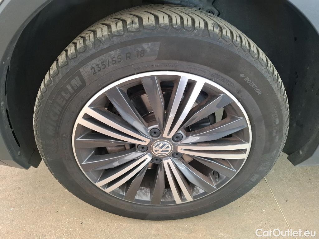  Volkswagen  Tiguan VOLKSWAGEN  Allspace / 2017 / 5P / SUV 2.0 TDI 150 DSG7 Carat Exclusive #71