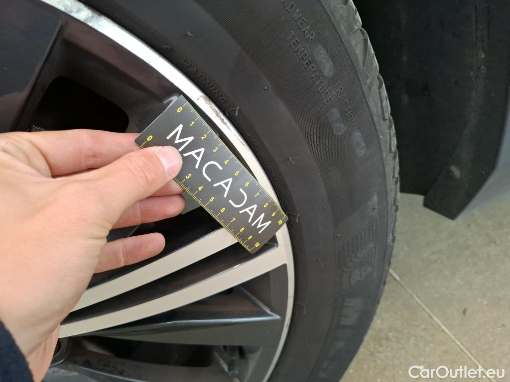  Volkswagen  Tiguan VOLKSWAGEN  Allspace / 2017 / 5P / SUV 2.0 TDI 150 DSG7 Carat Exclusive #73