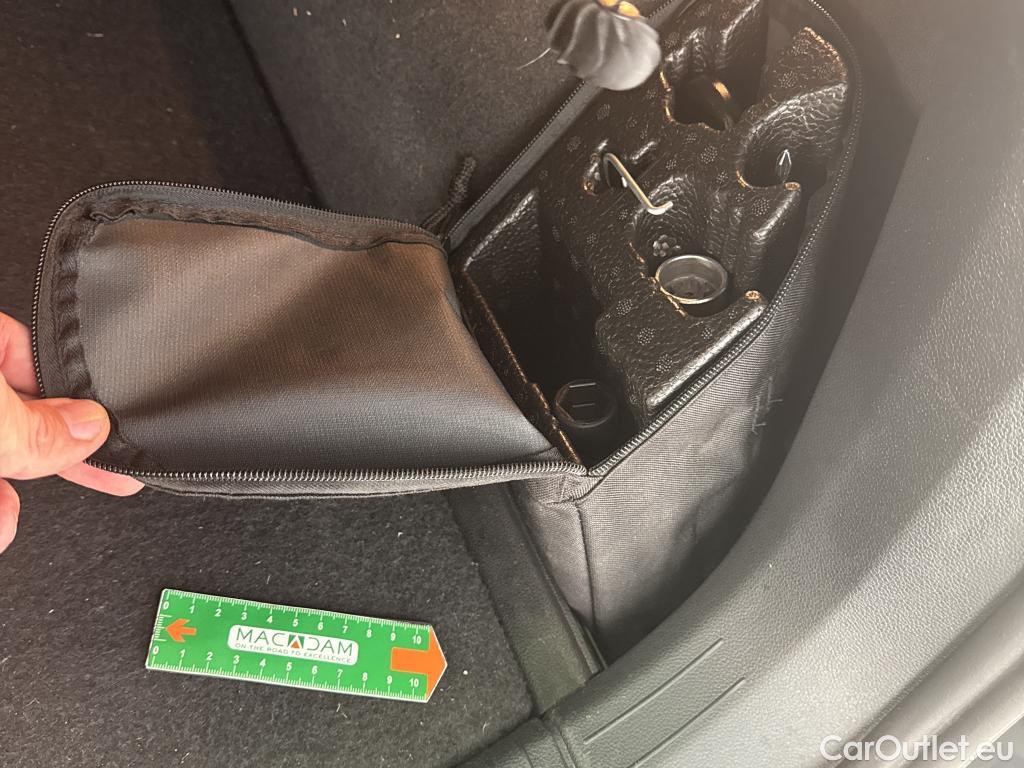  Volkswagen  Tiguan VOLKSWAGEN  / 2020 / 5P / SUV 1.4 eHybrid 245 DSG6 Elegance #11