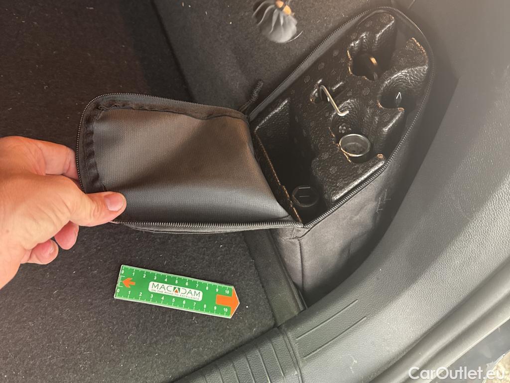  Volkswagen  Tiguan VOLKSWAGEN  / 2020 / 5P / SUV 1.4 eHybrid 245 DSG6 Elegance #2