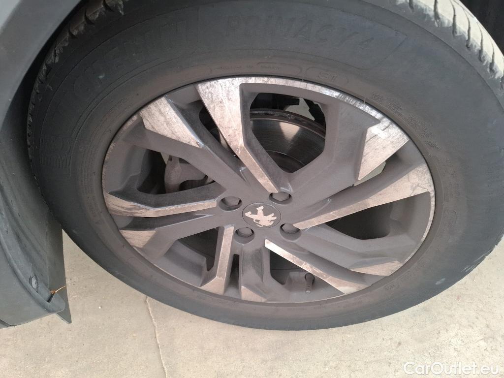  Peugeot  2008  GT Line 1.2 PureTech 130CV BVA8 E6d #7