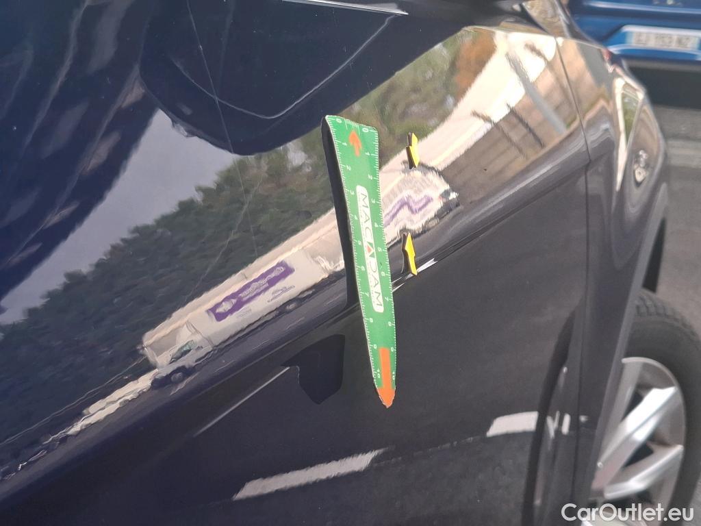  Volkswagen  T-ROC VOLKSWAGEN  / 2017 / 5P / SUV 1.5 TSI 150 EVO CARAT EXCLUSIVE #9