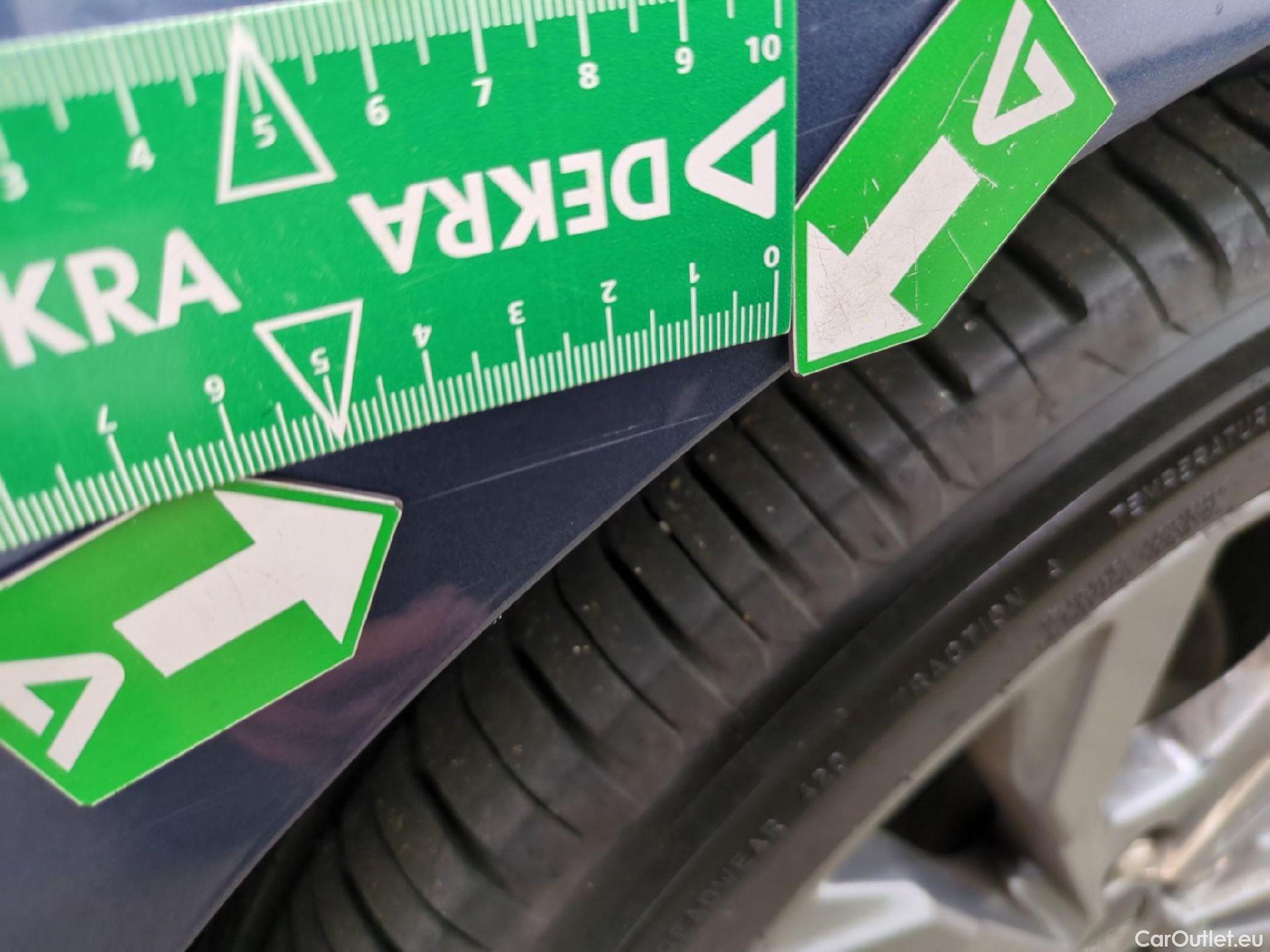  Ford  Focus  Berline ST-Line X 1.0 EcoBoost 125CV BVA7 E6d #13