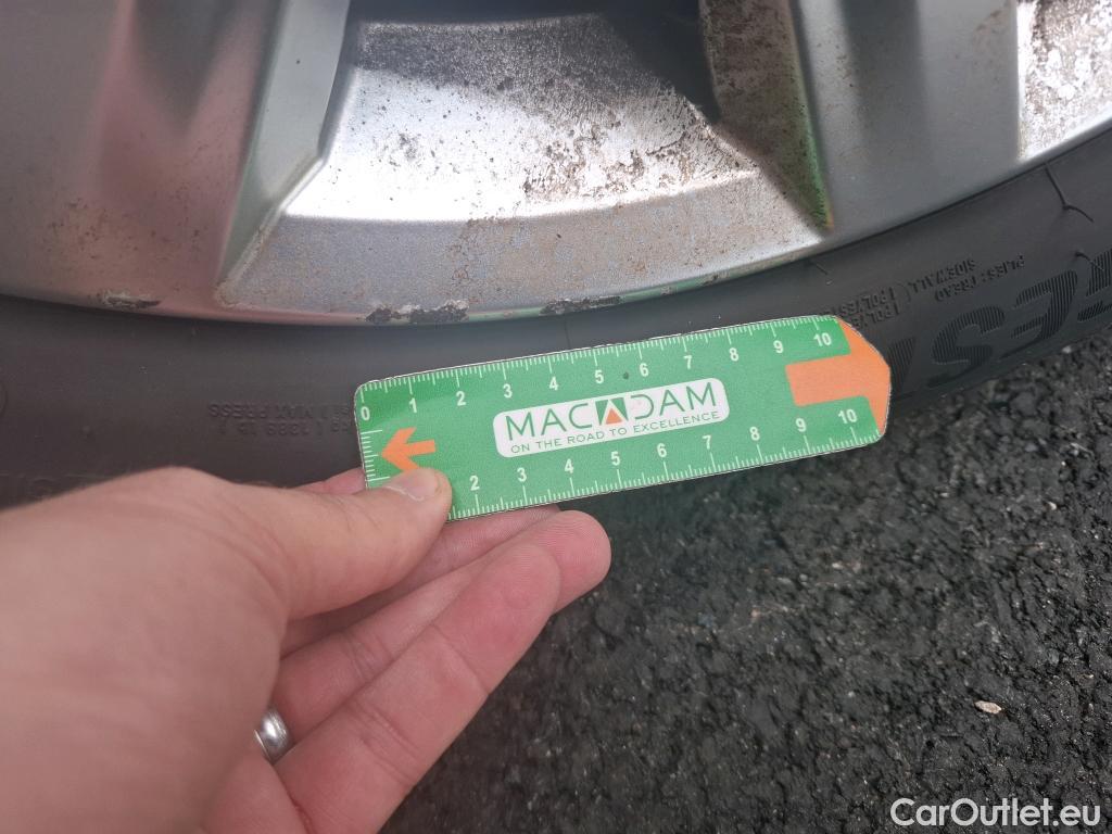  Volkswagen  T-ROC VOLKSWAGEN  / 2017 / 5P / SUV 1.5 TSI 150 EVO CARAT EXCLUSIVE #7