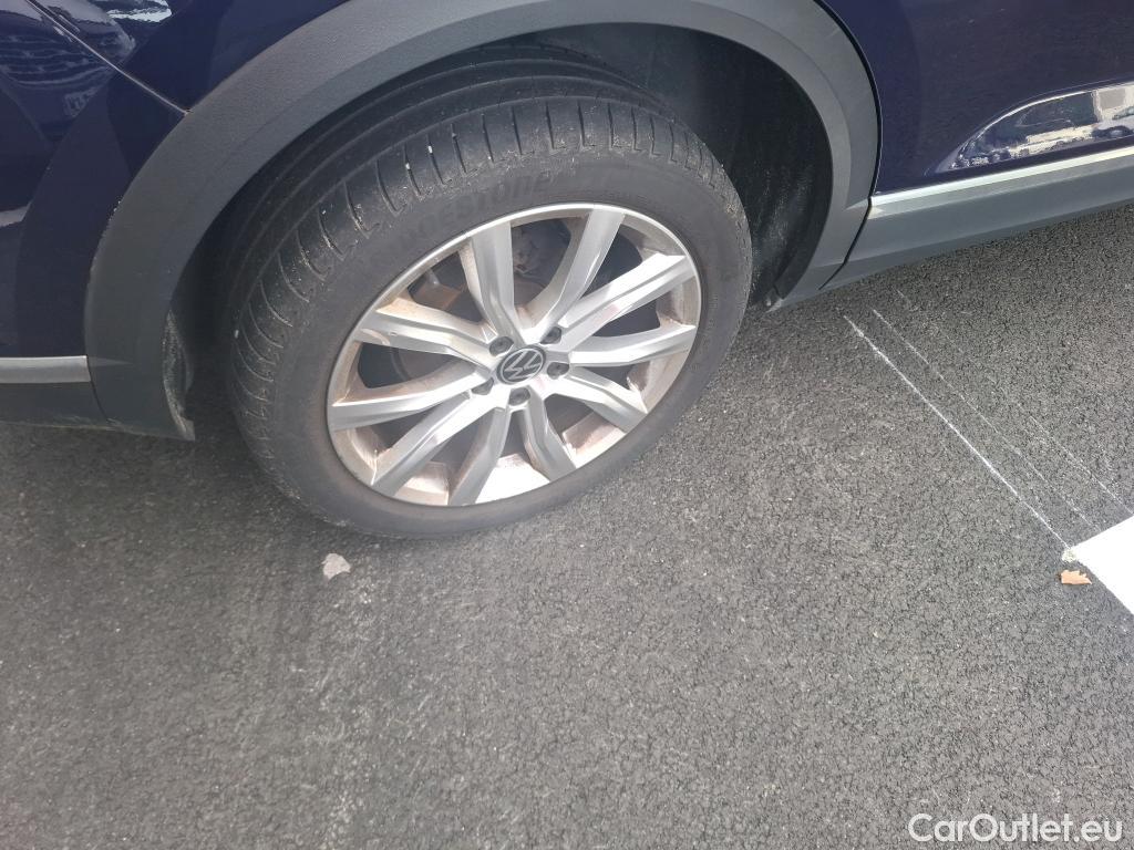  Volkswagen  T-ROC VOLKSWAGEN  / 2017 / 5P / SUV 1.5 TSI 150 EVO CARAT EXCLUSIVE #3