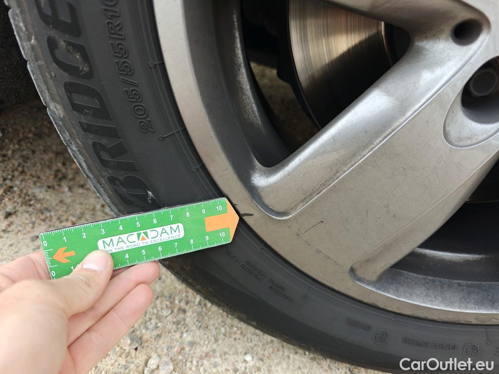  Bmw  Serie 1 BMW  / 2019 / 5P / berlina con portón 116d #36