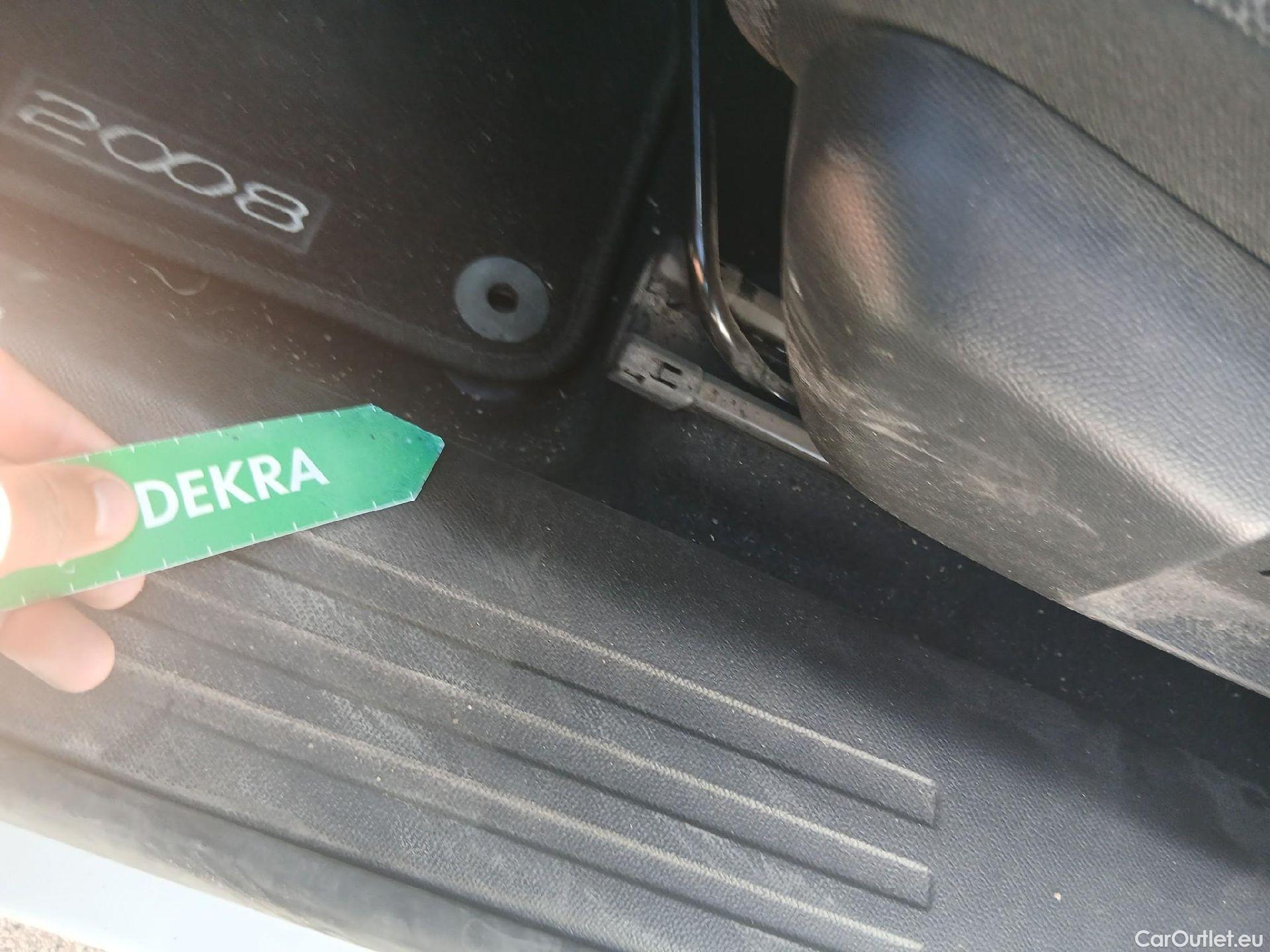  Peugeot  2008 PEUGEOT  / 2019 / 5P / todoterreno Active BlueHDI 81kW (110CV) #1