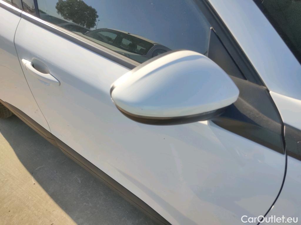  Peugeot  2008 PEUGEOT  / 2019 / 5P / todoterreno Active BlueHDI 81kW (110CV) #15