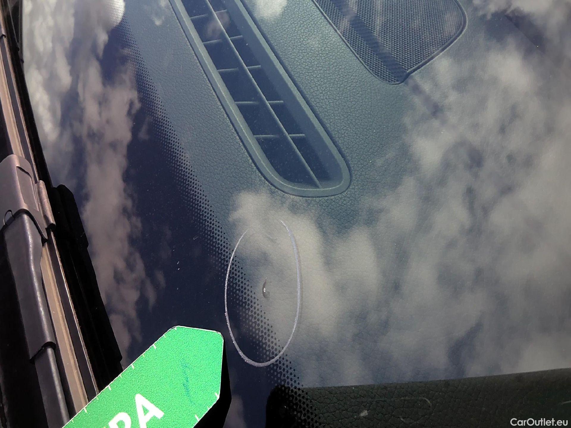  Mercedes  A-Klasse MERCEDES-BENZ Clase A / 2018 / 4P / sedán Sedán A 250 e #2