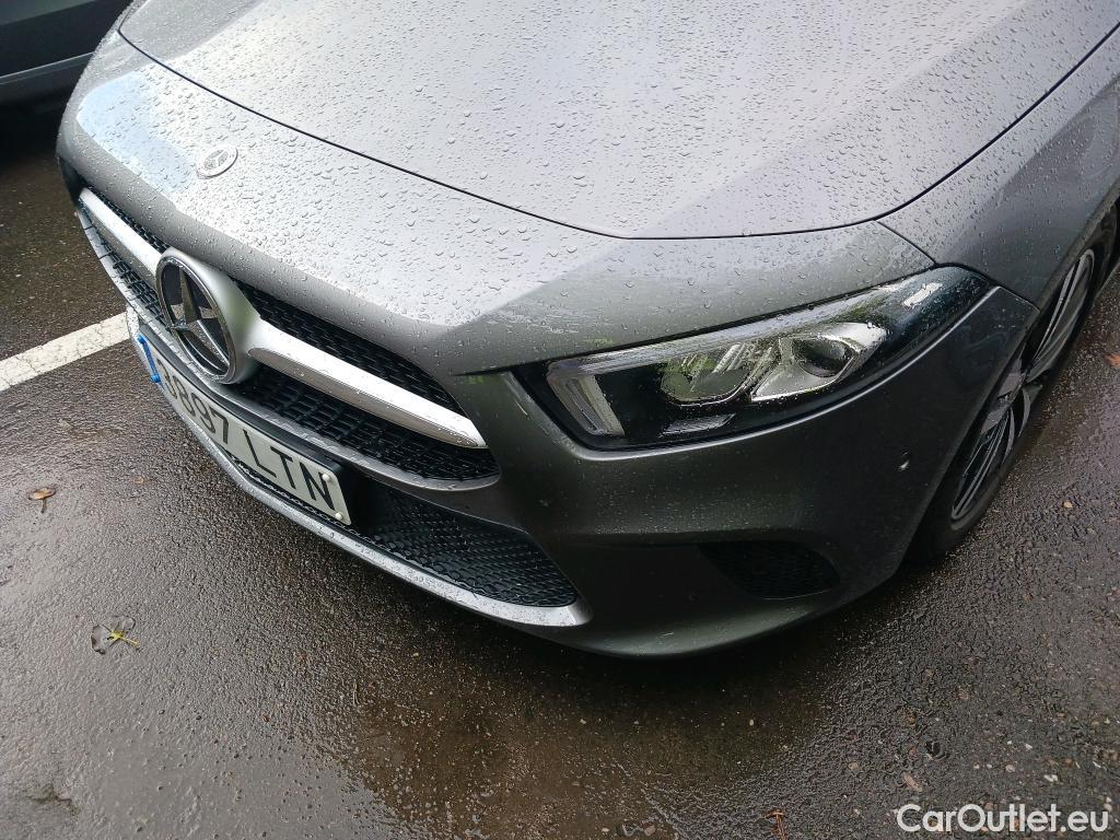  Mercedes  A-Klasse MERCEDES-BENZ Clase A / 2018 / 4P / sedán Sedán A 180 d #9