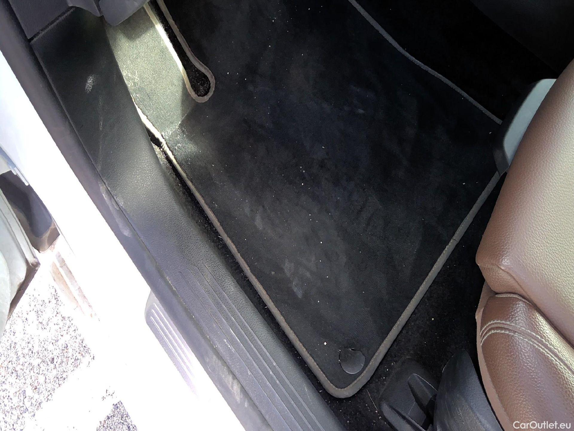  Mercedes  A-Klasse MERCEDES-BENZ Clase A / 2018 / 4P / sedán Sedán A 250 e #21