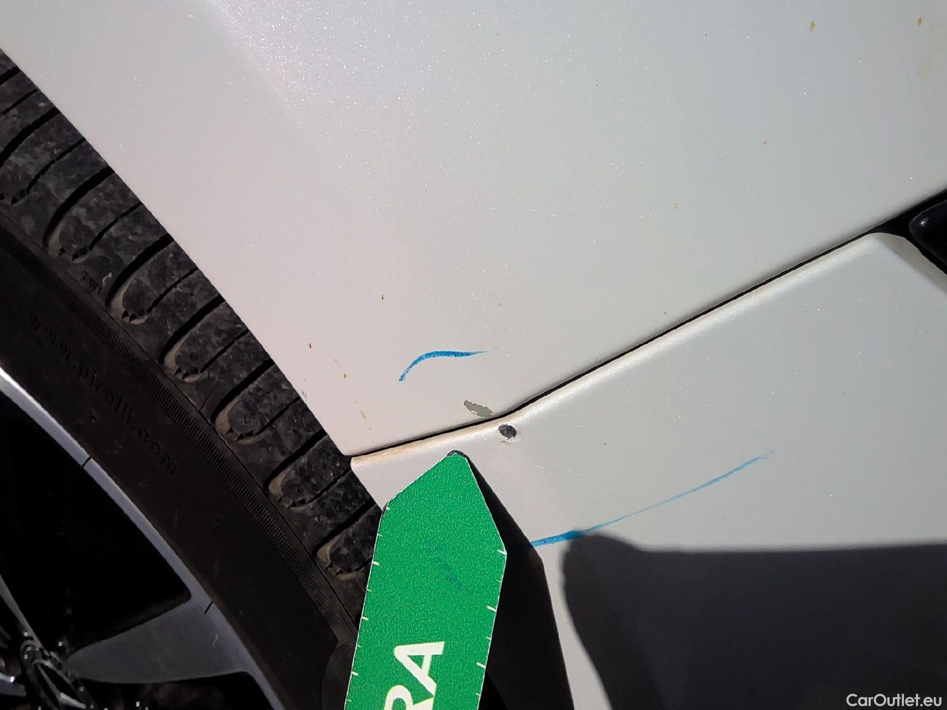  Mercedes  A-Klasse MERCEDES-BENZ Clase A / 2018 / 4P / sedán Sedán A 250 e #18