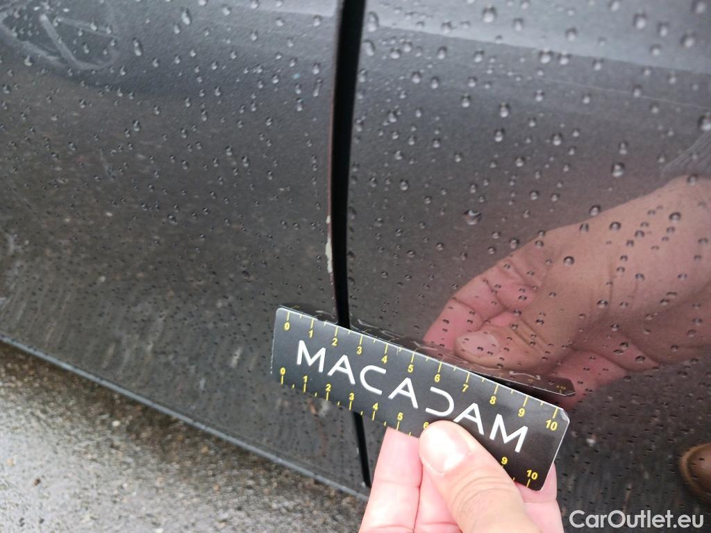  Mercedes  A-Klasse MERCEDES-BENZ Clase A / 2018 / 4P / sedán Sedán A 180 d #19