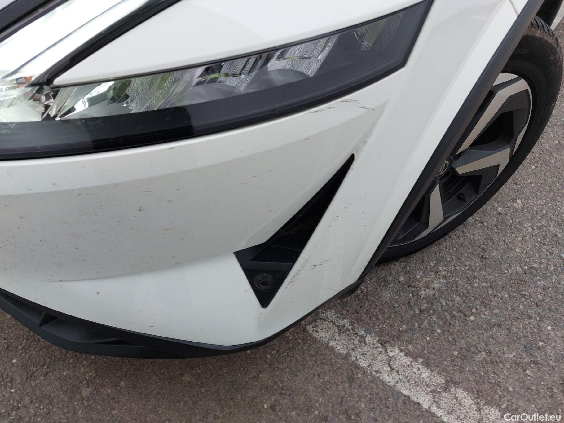  Nissan  Qashqai NISSAN  / 2021 / 5P / todoterreno DIG-T 116kW mHEV Xtronic 4x4 N-Connecta #4