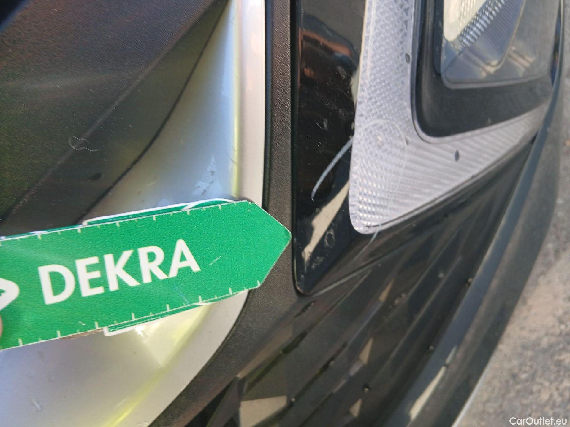  KIA  Sportage KIA  / 2022 / 5P / todoterreno 1.6 T-GDi 118kW (160CV) Drive 17