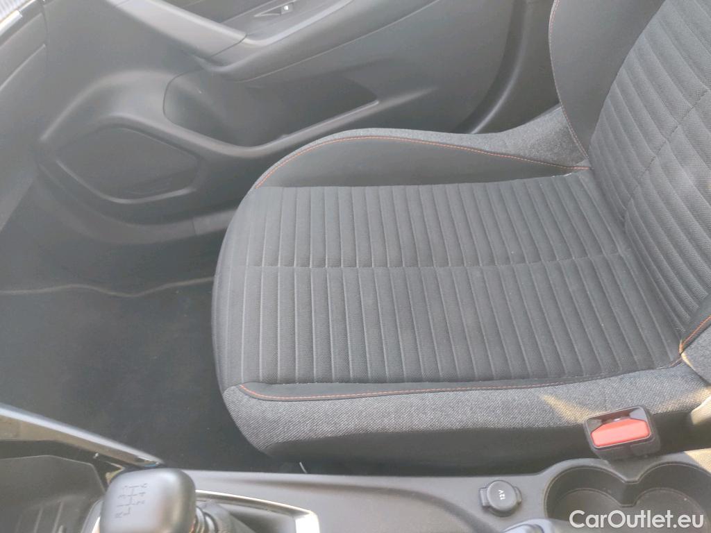  Peugeot  2008 PEUGEOT  / 2019 / 5P / todoterreno Active BlueHDI 81kW (110CV) #12