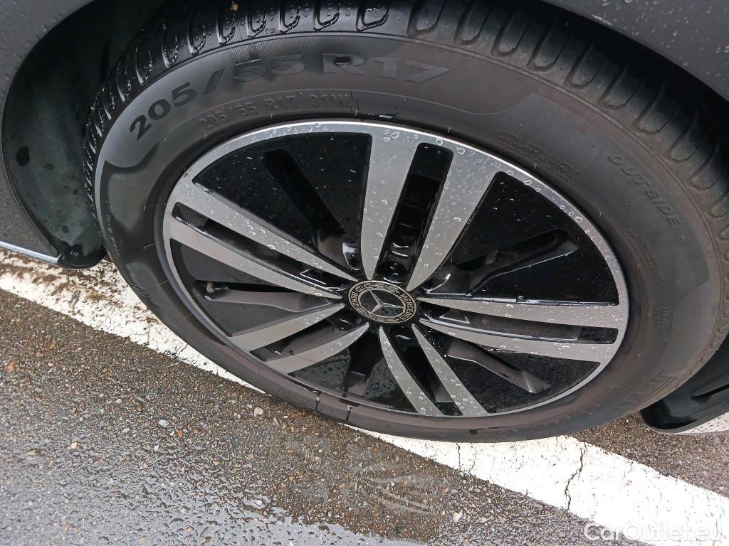  Mercedes  A-Klasse MERCEDES-BENZ Clase A / 2018 / 4P / sedán Sedán A 180 d #20