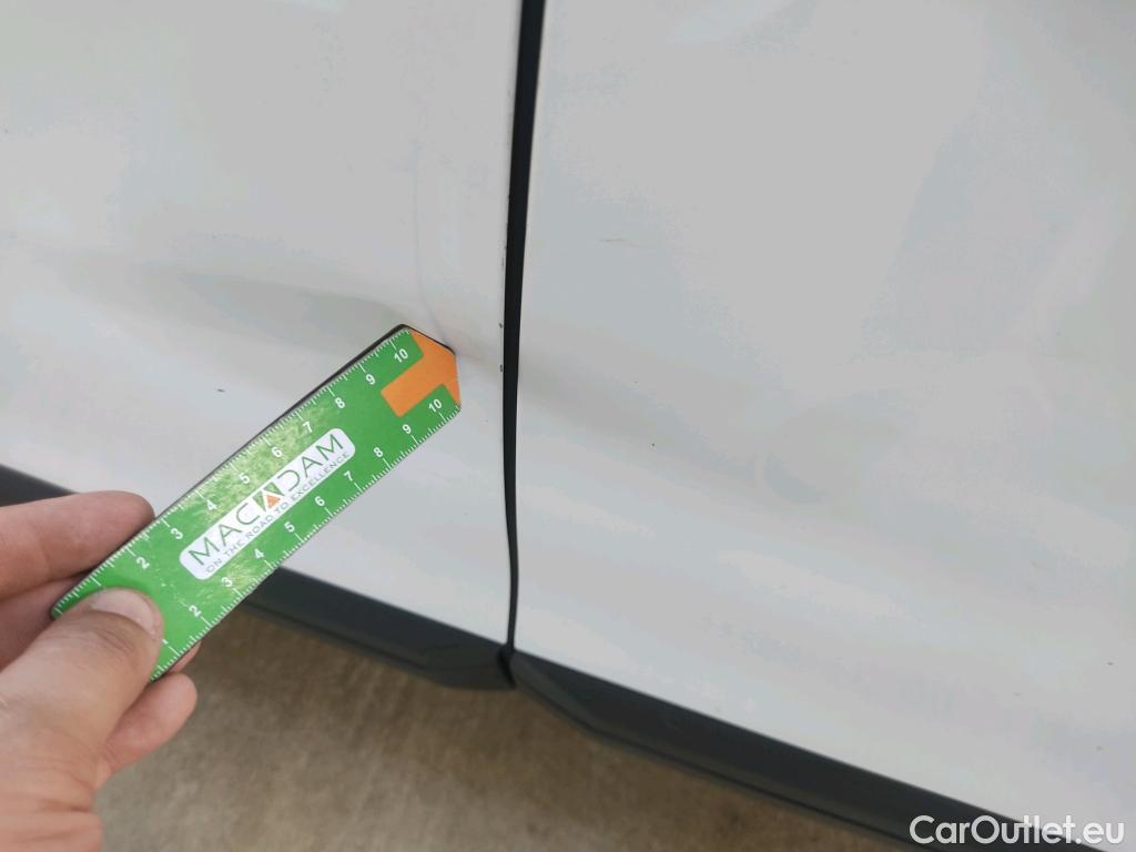  Peugeot  2008 PEUGEOT  / 2019 / 5P / todoterreno Active BlueHDI 81kW (110CV) #14