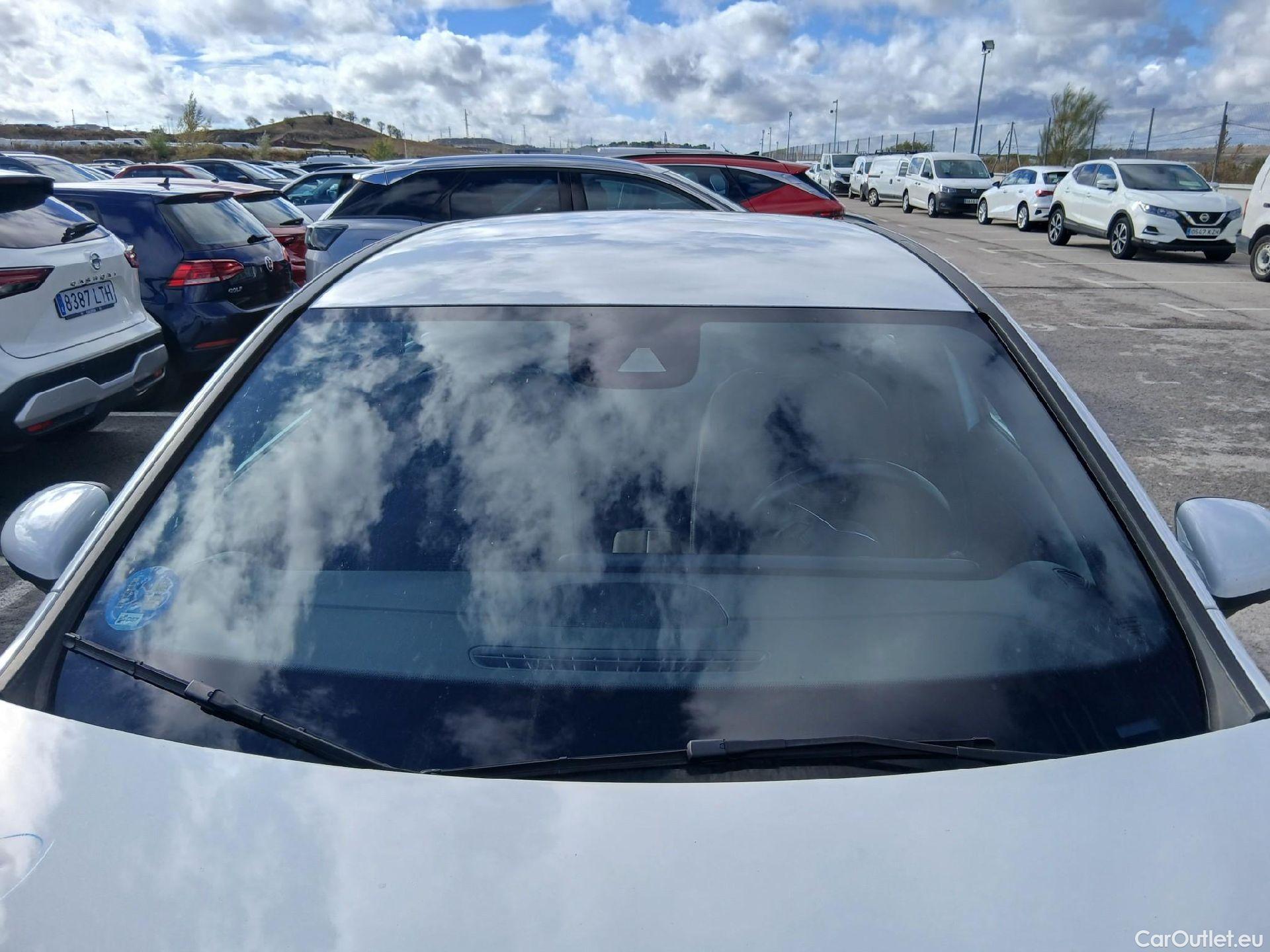  Mercedes  A-Klasse MERCEDES-BENZ Clase A / 2018 / 4P / sedán Sedán A 250 e #1