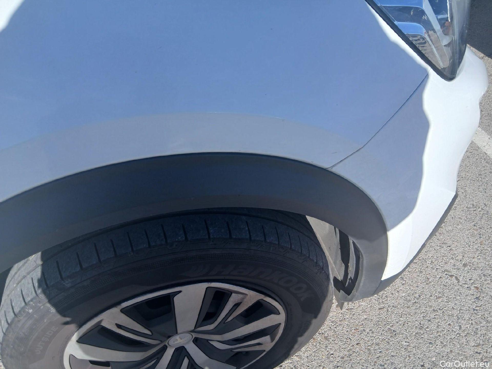  Peugeot  2008 PEUGEOT  / 2019 / 5P / todoterreno Active BlueHDI 81kW (110CV) #17