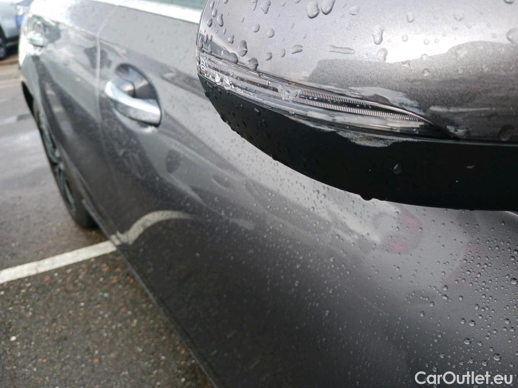  Mercedes  A-Klasse MERCEDES-BENZ Clase A / 2018 / 4P / sedán Sedán A 180 d #22