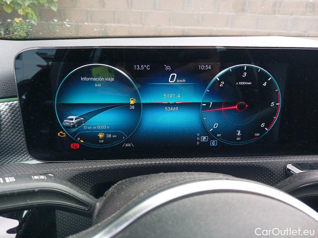  Mercedes  A-Klasse MERCEDES-BENZ Clase A / 2018 / 4P / sedán Sedán A 180 d #15