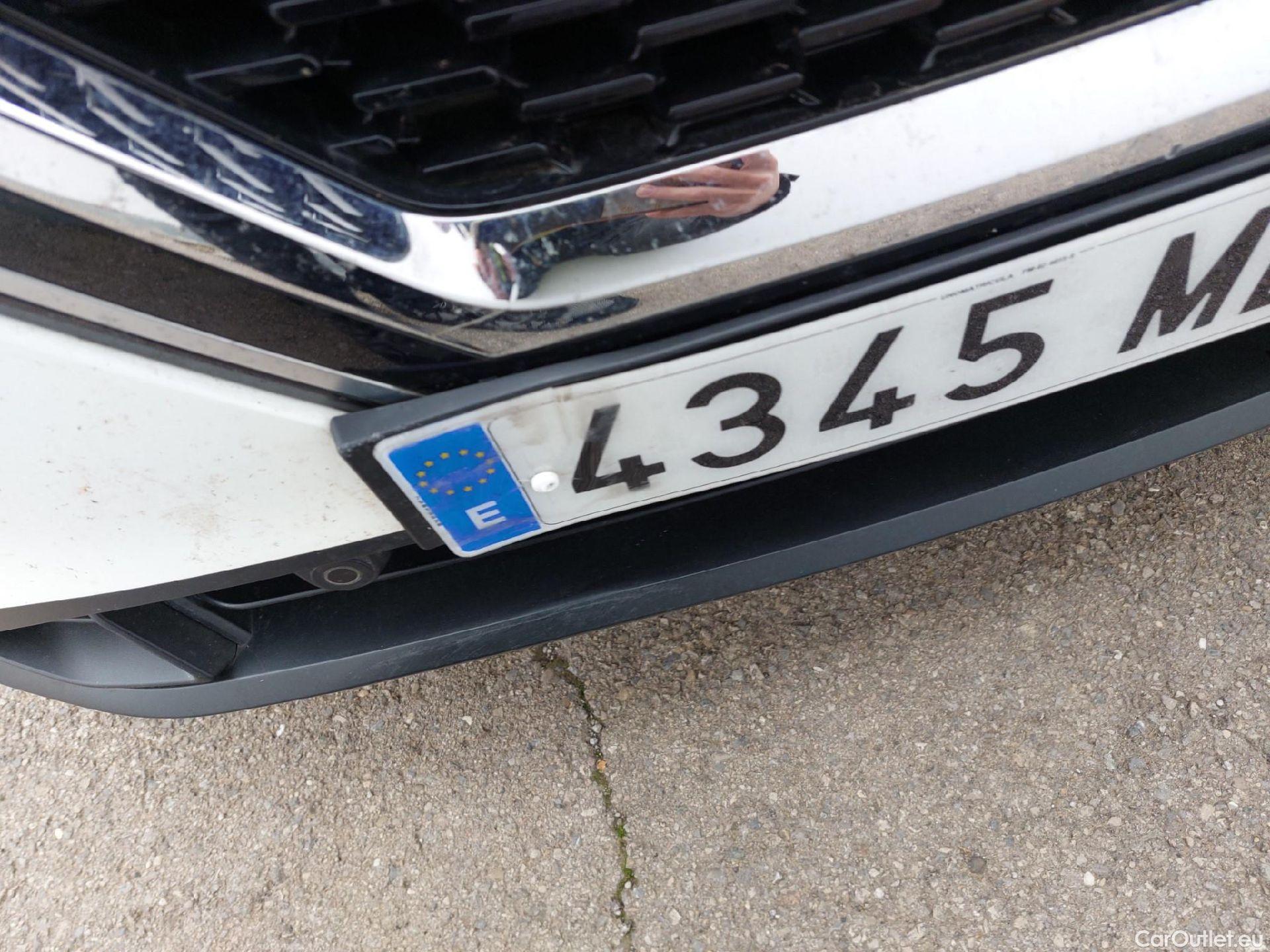  Nissan  Qashqai NISSAN  / 2021 / 5P / todoterreno DIG-T 116kW mHEV Xtronic 4x4 N-Connecta #2