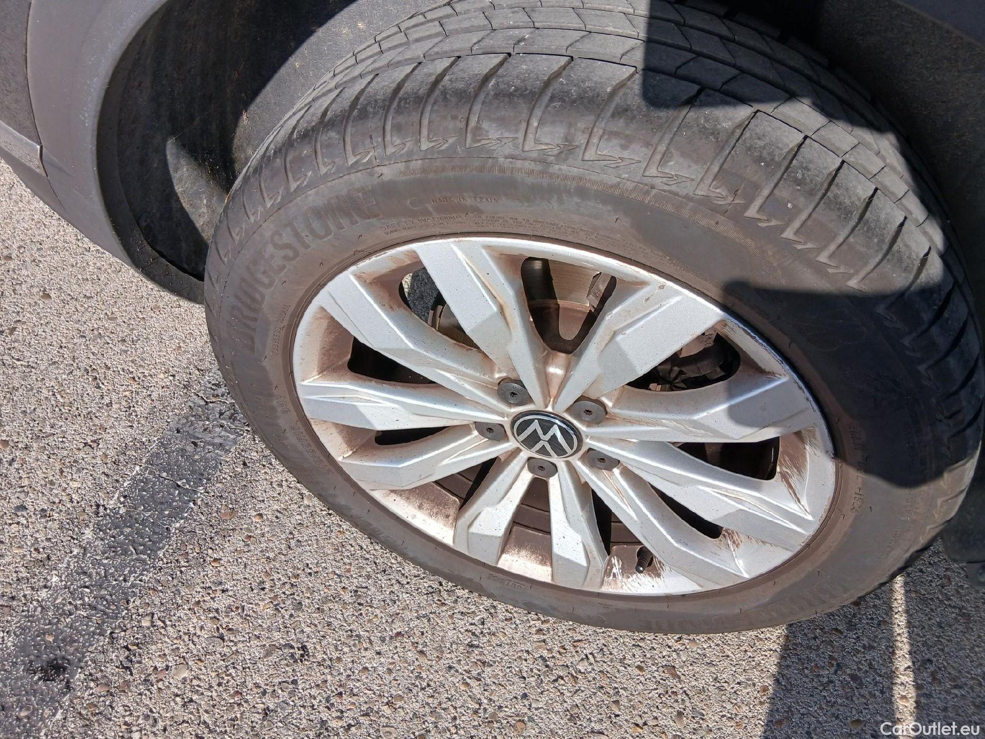  Volkswagen  T-ROC VOLKSWAGEN  / 2017 / 5P / todoterreno Advance 2.0 TDI 110kW (150CV) DSG (AC2) #8