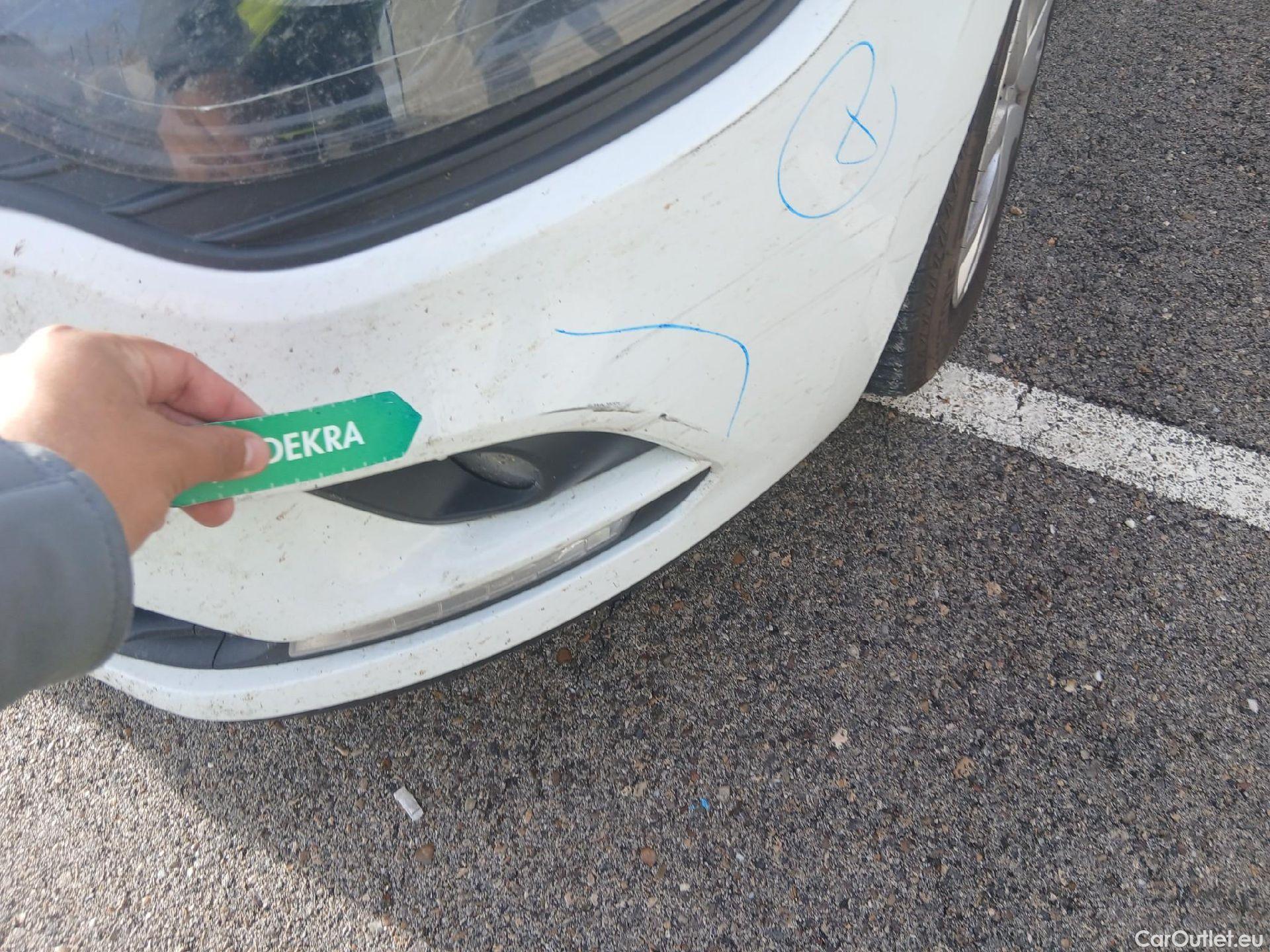  Renault  Clio RENAULT  / 2016 / 5P / berlina con portón Business TCe 66kW (90CV) GLP -18 #7