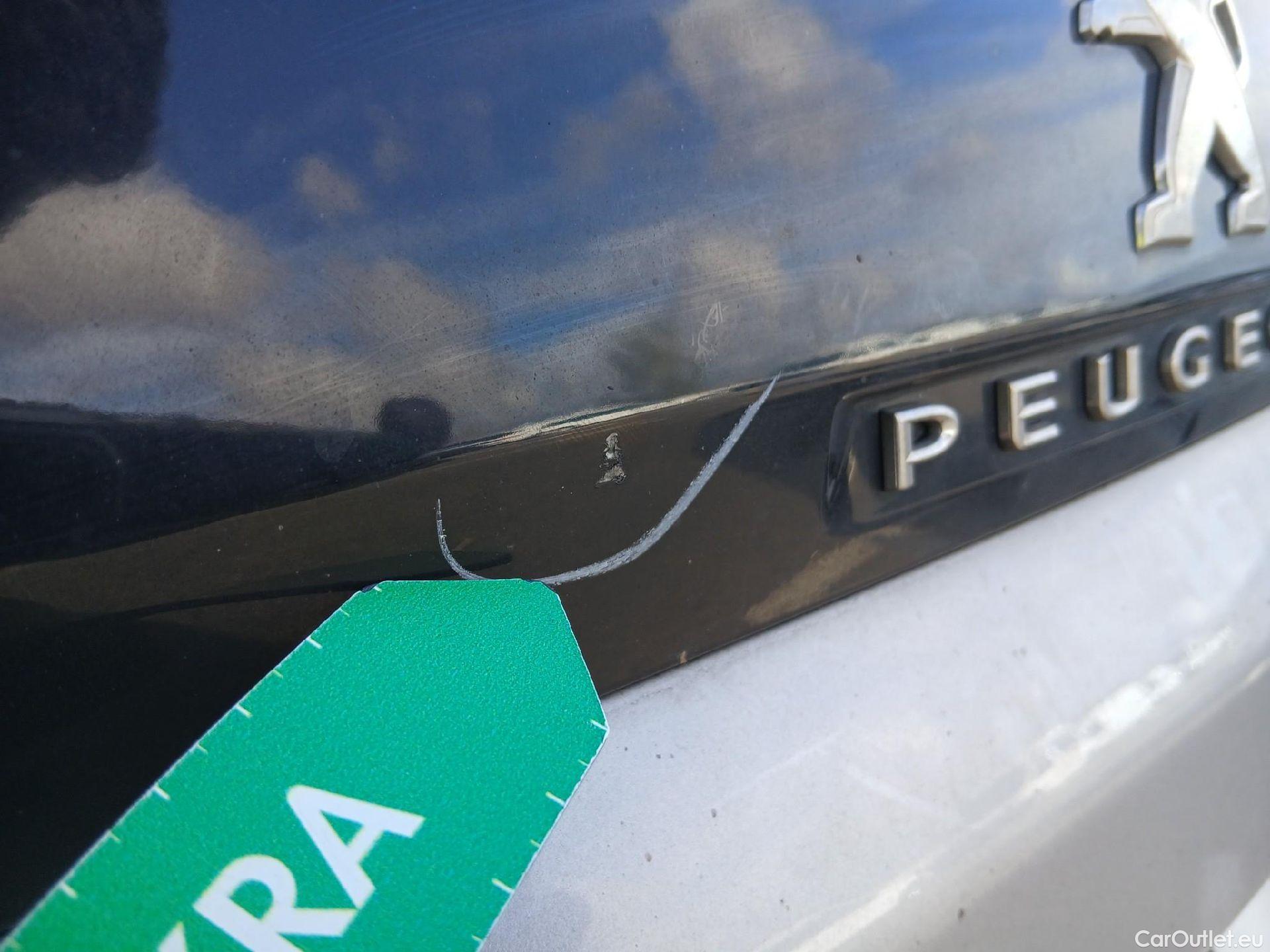  Peugeot  3008 PEUGEOT  / 2020 / 5P / todoterreno 1.5 BlueHDi 96kW (130CV) S&S Allure EAT8 #24