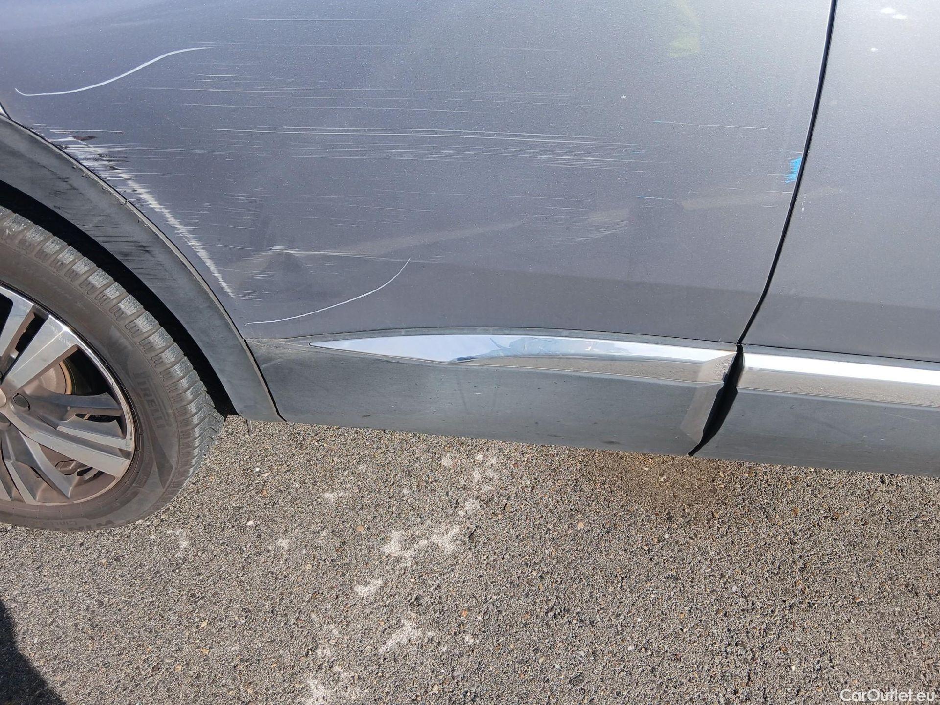  Peugeot  3008 PEUGEOT  / 2020 / 5P / todoterreno 1.5 BlueHDi 96kW (130CV) S&S Allure EAT8 #42