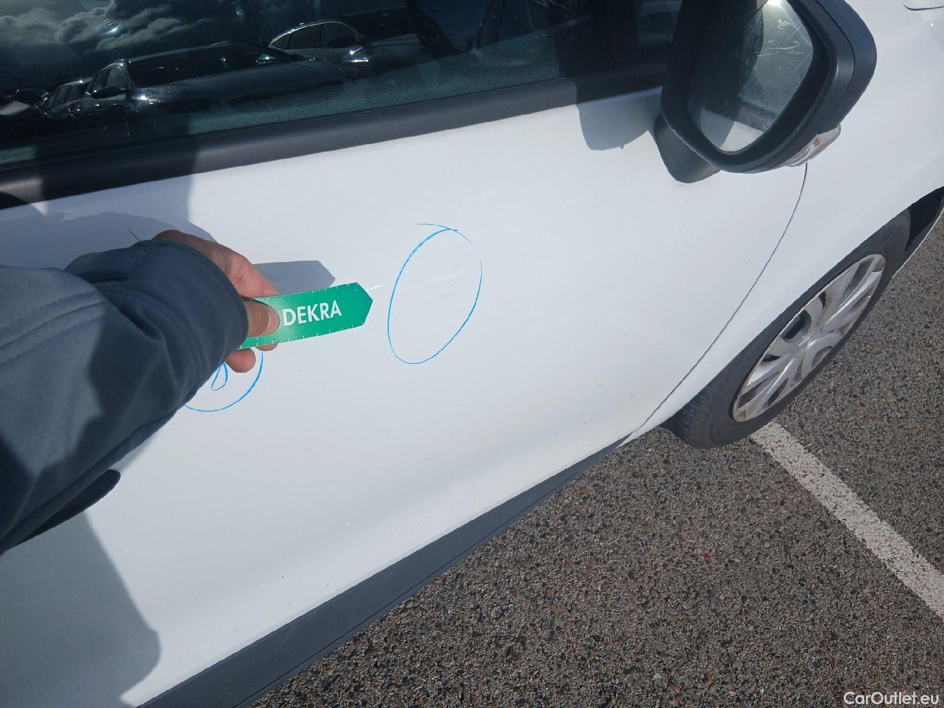  Renault  Clio RENAULT  / 2016 / 5P / berlina con portón Business TCe 66kW (90CV) GLP -18 #38