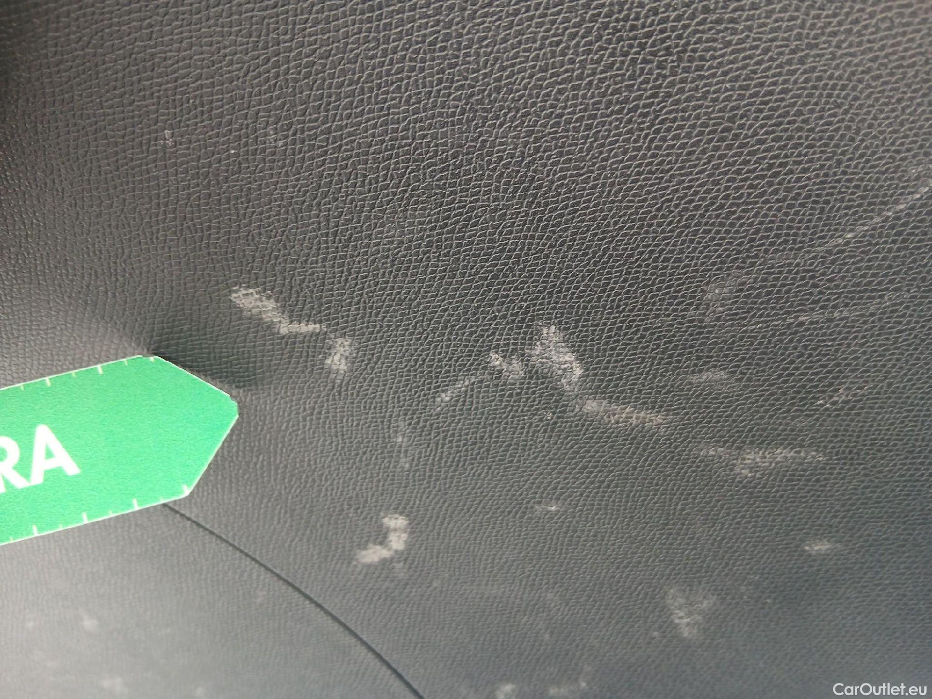  Peugeot  3008 PEUGEOT  / 2020 / 5P / todoterreno 1.5 BlueHDi 96kW (130CV) S&S Allure EAT8 #35