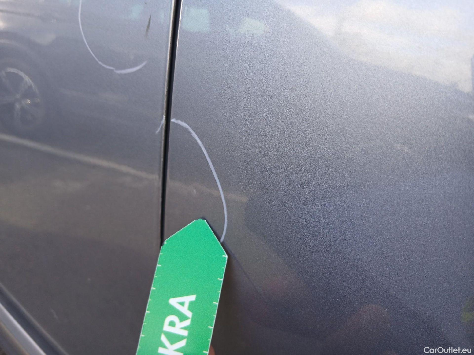  Peugeot  3008 PEUGEOT  / 2020 / 5P / todoterreno 1.5 BlueHDi 96kW (130CV) S&S Allure EAT8 #18