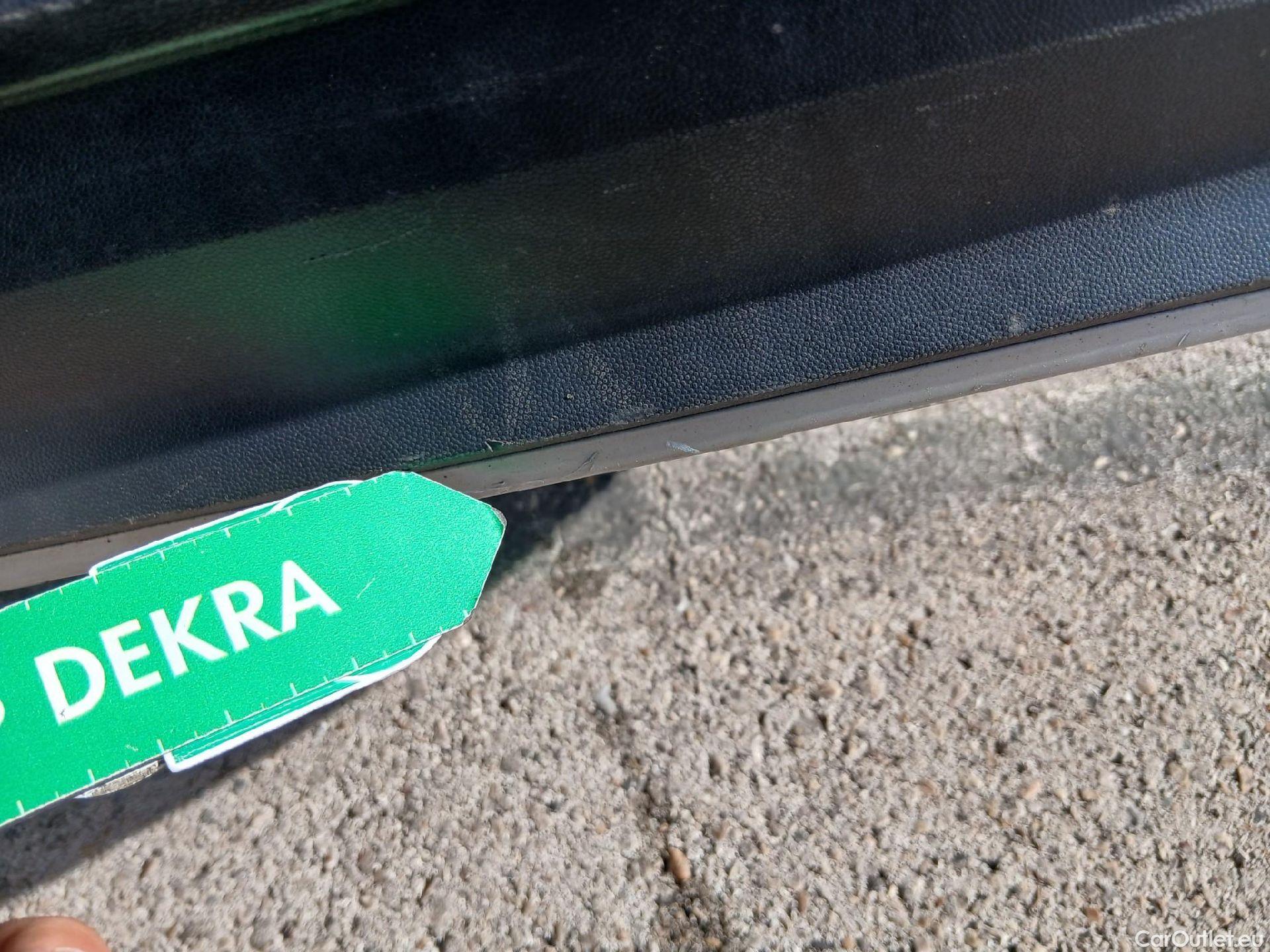  Volkswagen  T-ROC VOLKSWAGEN  / 2017 / 5P / todoterreno Advance 2.0 TDI 110kW (150CV) DSG (AC2) #25