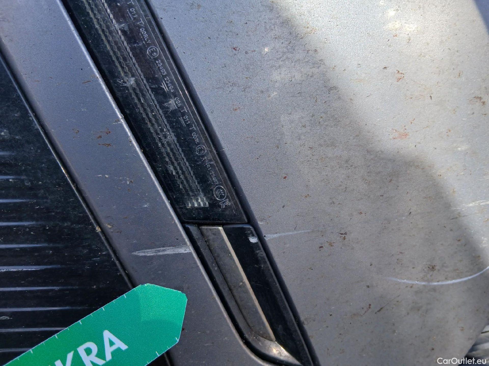  Peugeot  3008 PEUGEOT  / 2020 / 5P / todoterreno 1.5 BlueHDi 96kW (130CV) S&S Allure EAT8 #3