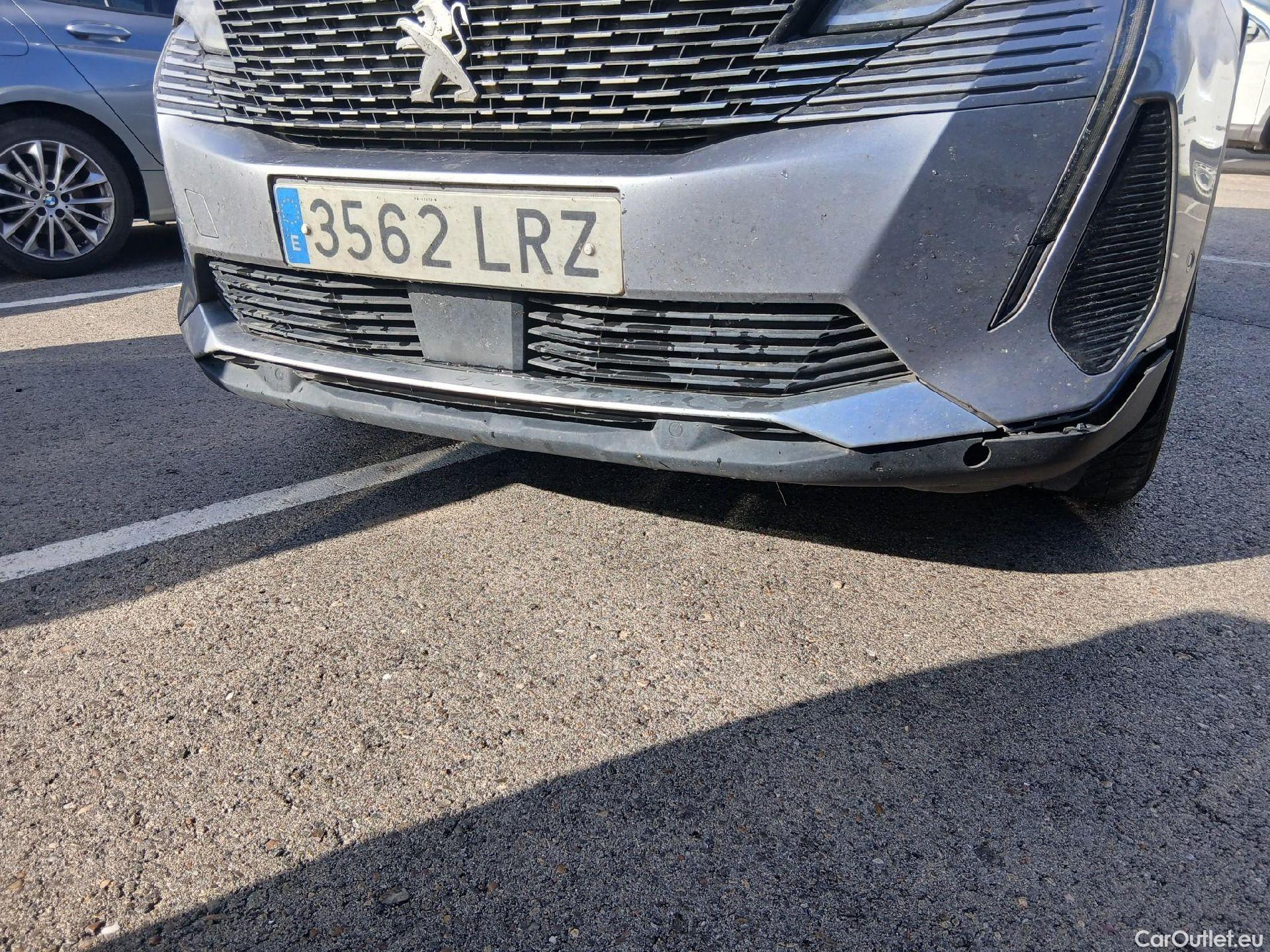  Peugeot  3008 PEUGEOT  / 2020 / 5P / todoterreno 1.5 BlueHDi 96kW (130CV) S&S Allure EAT8 #9