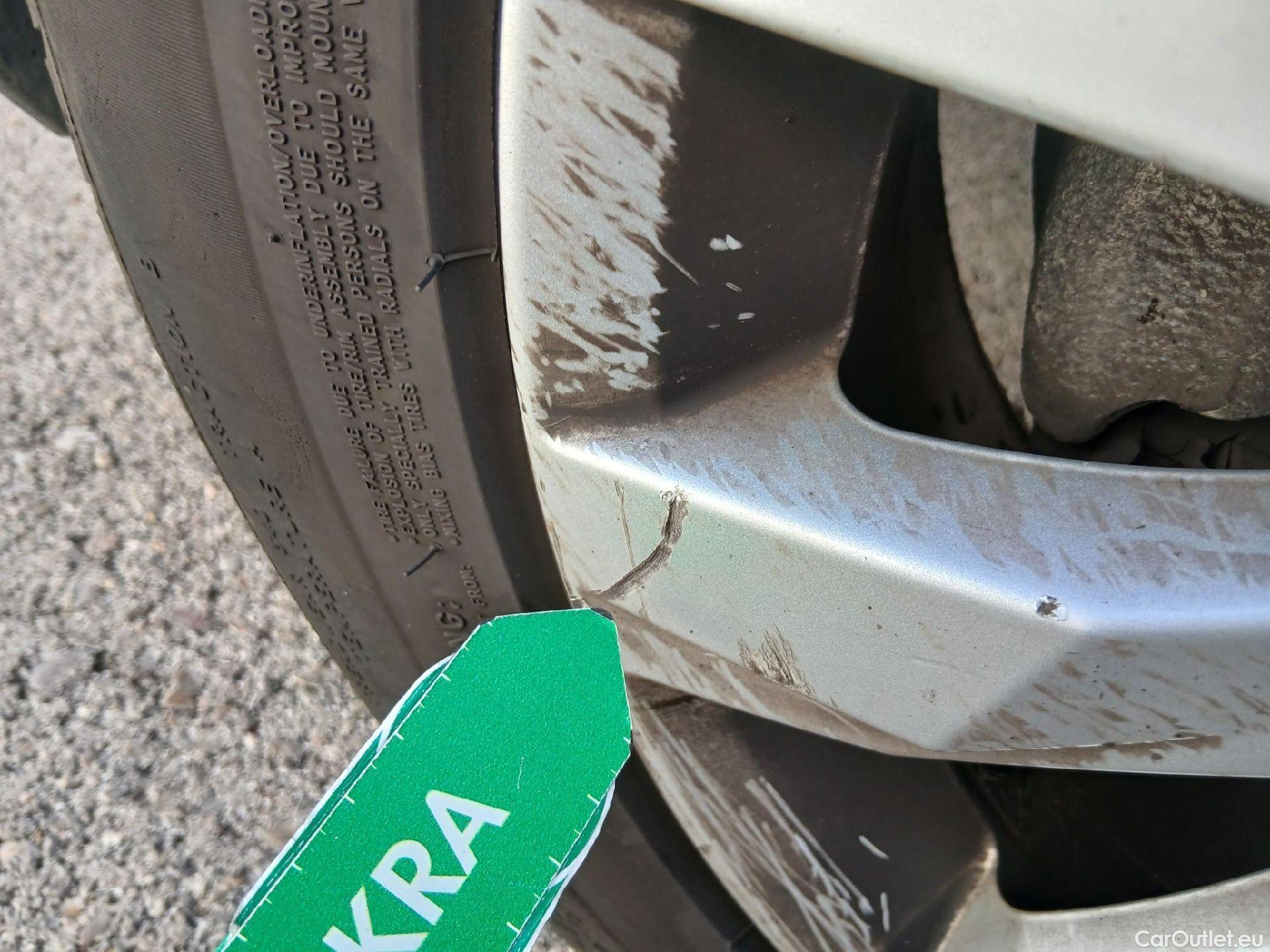  Volkswagen  T-ROC VOLKSWAGEN  / 2017 / 5P / todoterreno Advance 2.0 TDI 110kW (150CV) DSG (AC2) #4