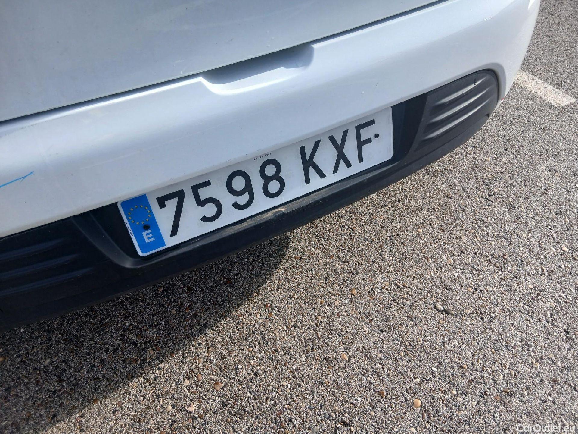  Renault  Clio RENAULT  / 2016 / 5P / berlina con portón Business TCe 66kW (90CV) GLP -18 #28