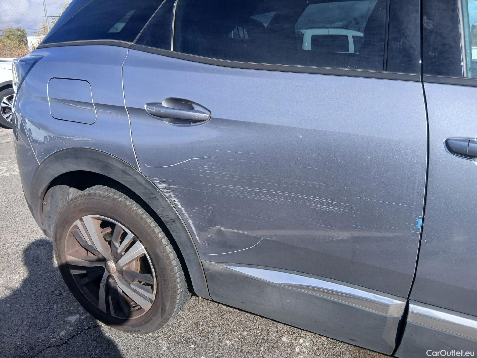  Peugeot  3008 PEUGEOT  / 2020 / 5P / todoterreno 1.5 BlueHDi 96kW (130CV) S&S Allure EAT8 #40