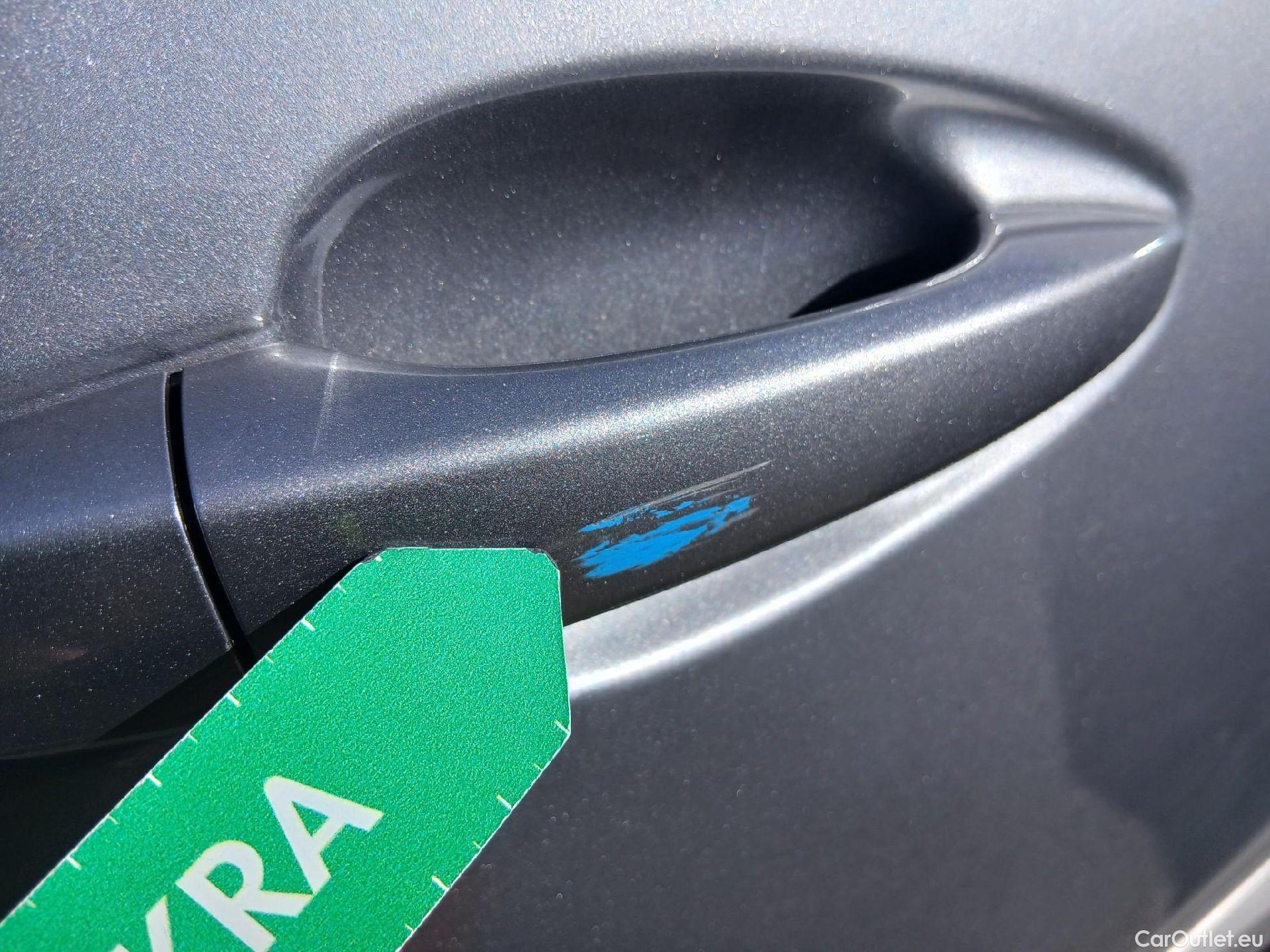  Peugeot  3008 PEUGEOT  / 2020 / 5P / todoterreno 1.5 BlueHDi 96kW (130CV) S&S Allure EAT8 #47