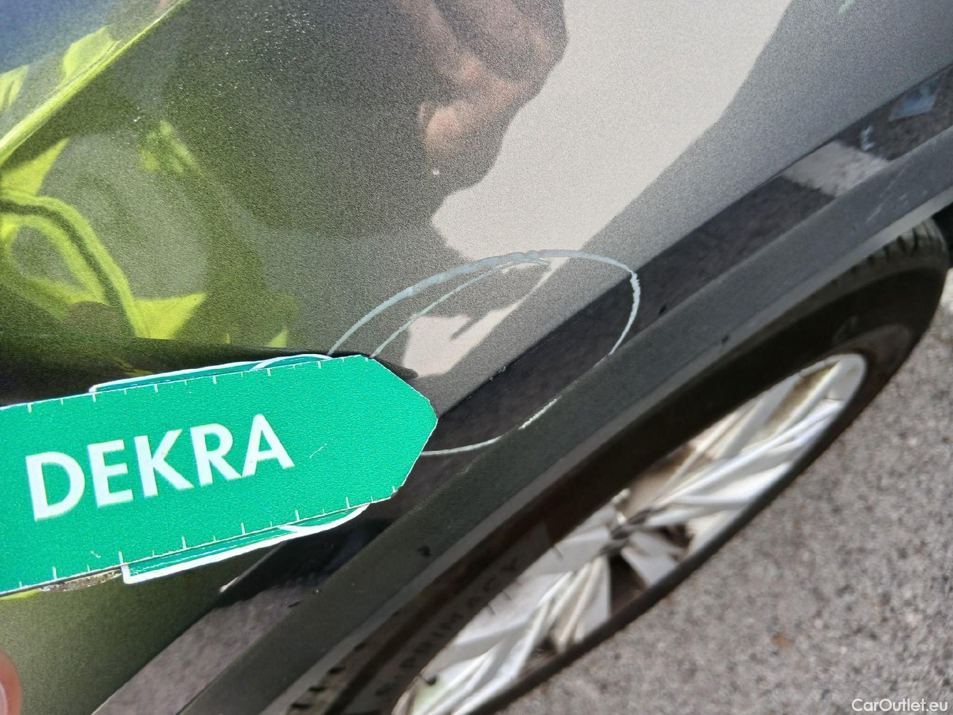  Volkswagen  T-ROC VOLKSWAGEN  / 2017 / 5P / todoterreno Advance 2.0 TDI 110kW (150CV) DSG (AC2) #18