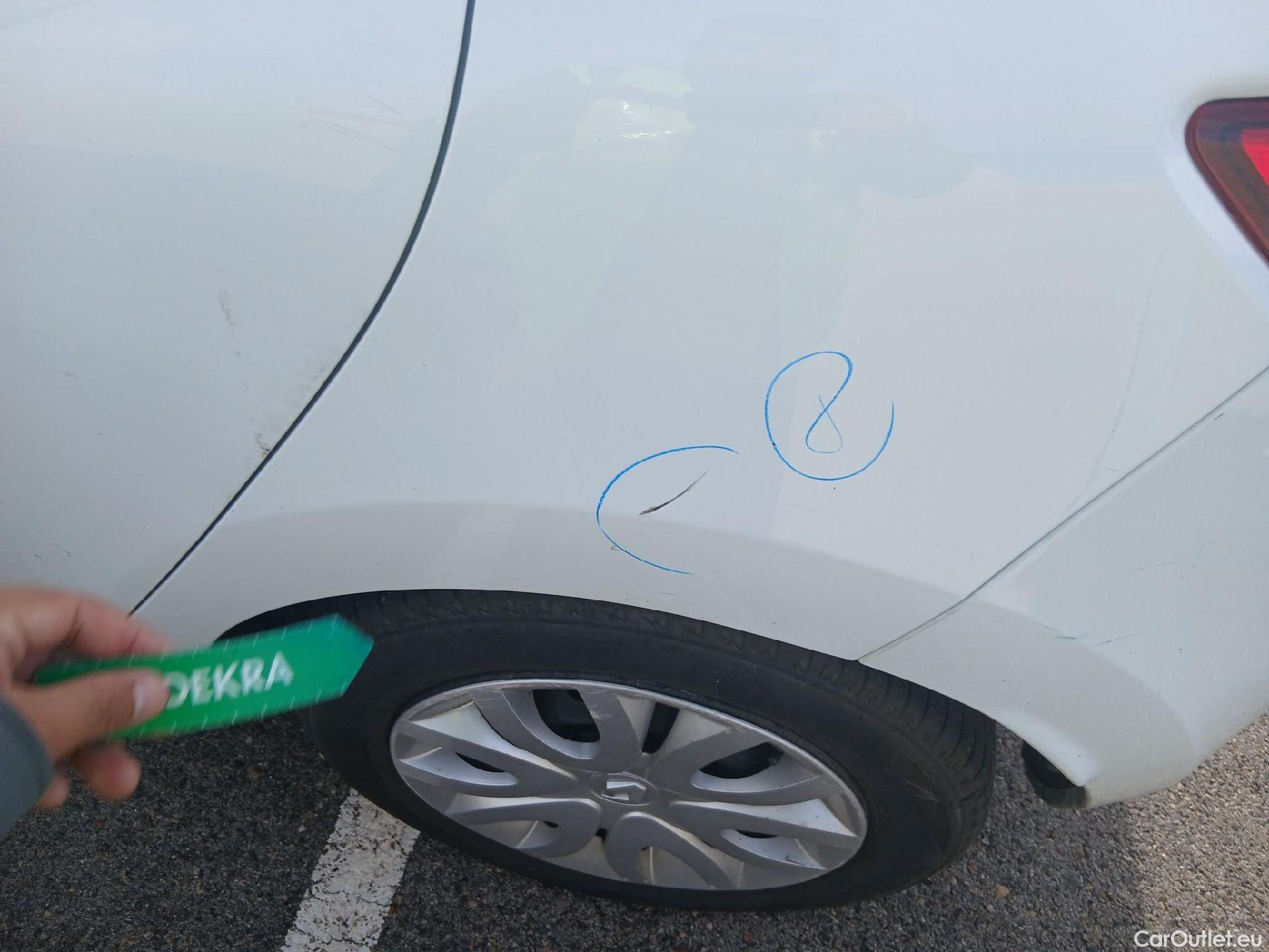  Renault  Clio RENAULT  / 2016 / 5P / berlina con portón Business TCe 66kW (90CV) GLP -18 #22